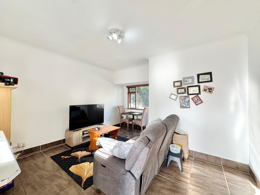 To Let 1 Bedroom Property for Rent in Kenilworth Western Cape